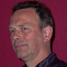 Qua werk ben ik zoekende.. Ik heb overzicht op dingen, spreek vier talen(Eng, Du, Fra, Ned), logistiek en admin.  Denk in oplossingen.