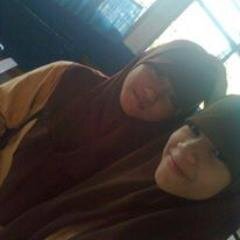 EllaZdnet's profile picture. 