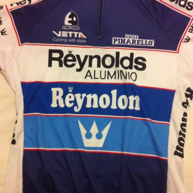 xavicasfer's profile picture. Soviètic sediciós. A tuits tontus respostes pitjors.