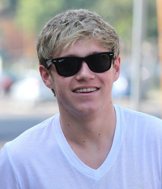 hiiiiii please follow my main account which is @hallowedniall... i love yoouuuuuu