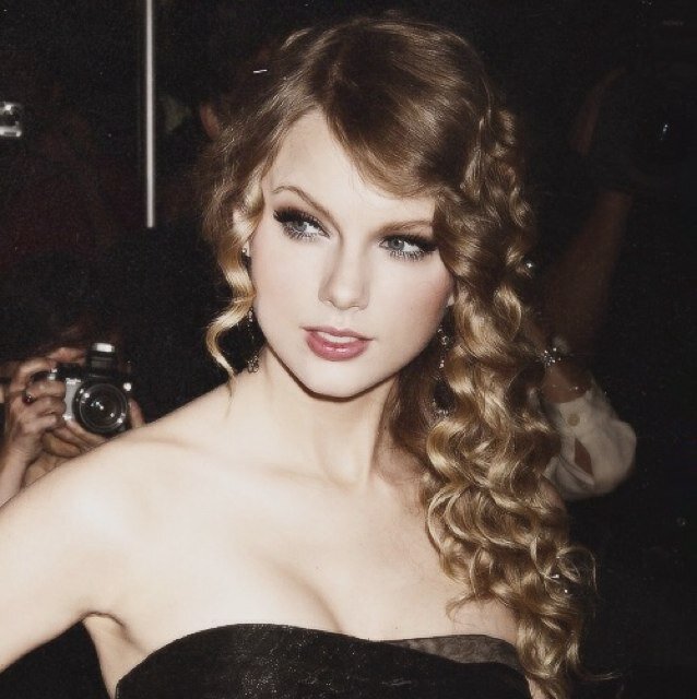 We are Thai Swifties!!! ||  ILY @taylorswift13||  Follow us for quotes & pics ;)))