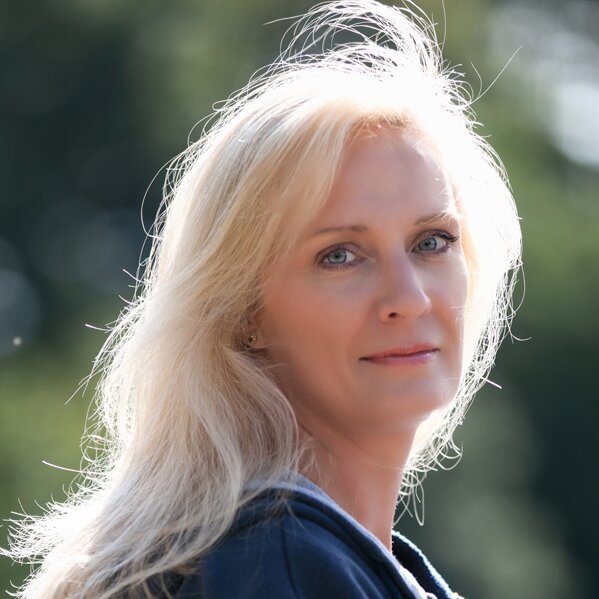 AllisonGalpin's profile picture. Photographer, Makeup Artist, Jewellery/Tiara Designer and Blogger