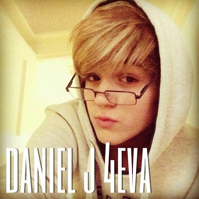 | #AlienMeerkat | JESSIE J | Janoskians | @DanielJWorld followed me on 18/10/13 and tweeted on 21/11/13