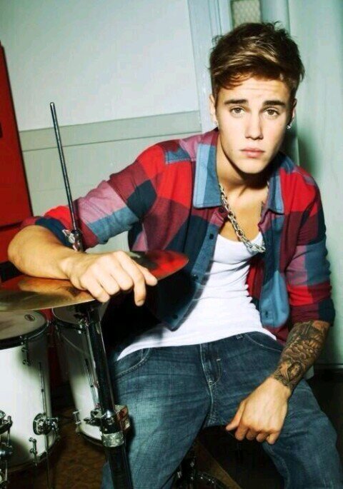 Justin Drew Bieber Mallete♥ El Día 1 De Marzo De 1994 A Las 12:54:08 La perfección Nació.  #Delena #Defan #TVDFan #Belieber ❤ Follow me please