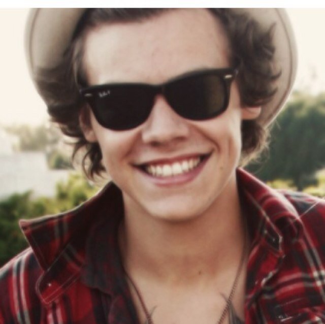 In love with 5 guys called one direction yup in love
