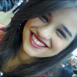 A vida é curta, mas as emoções que podemos deixar
duram uma eternidade.
A vida não é de se brincar
porque um belo dia se morre.