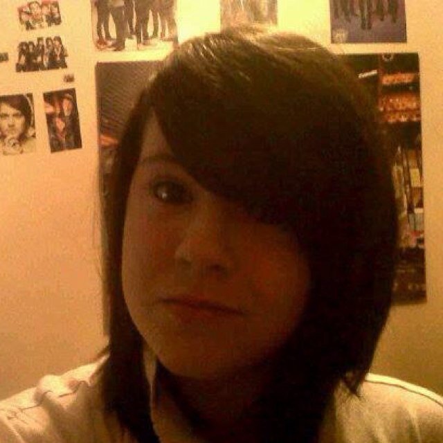 hey i love music and insperational people like ronnie radke , alex gaskarth , andy biersack, austin carlile, vic fuentes, danny worsnop