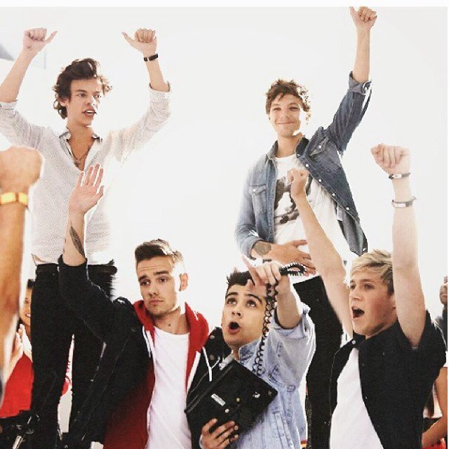 FOLLOW @ZXPZIAM THANKYOU BEAUTIFUL ILY