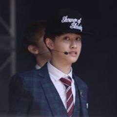 อันยอง~ ผม ดีโอ จาก EXO ผมน่ารักนะ สเน่ห์ของผมอยู่ที่ดวงตาอันแสนกลมโต มาคุยกับผมสิ ผมจะไม่ทำให้คุยผิดหวังเลย [JUST BOT]