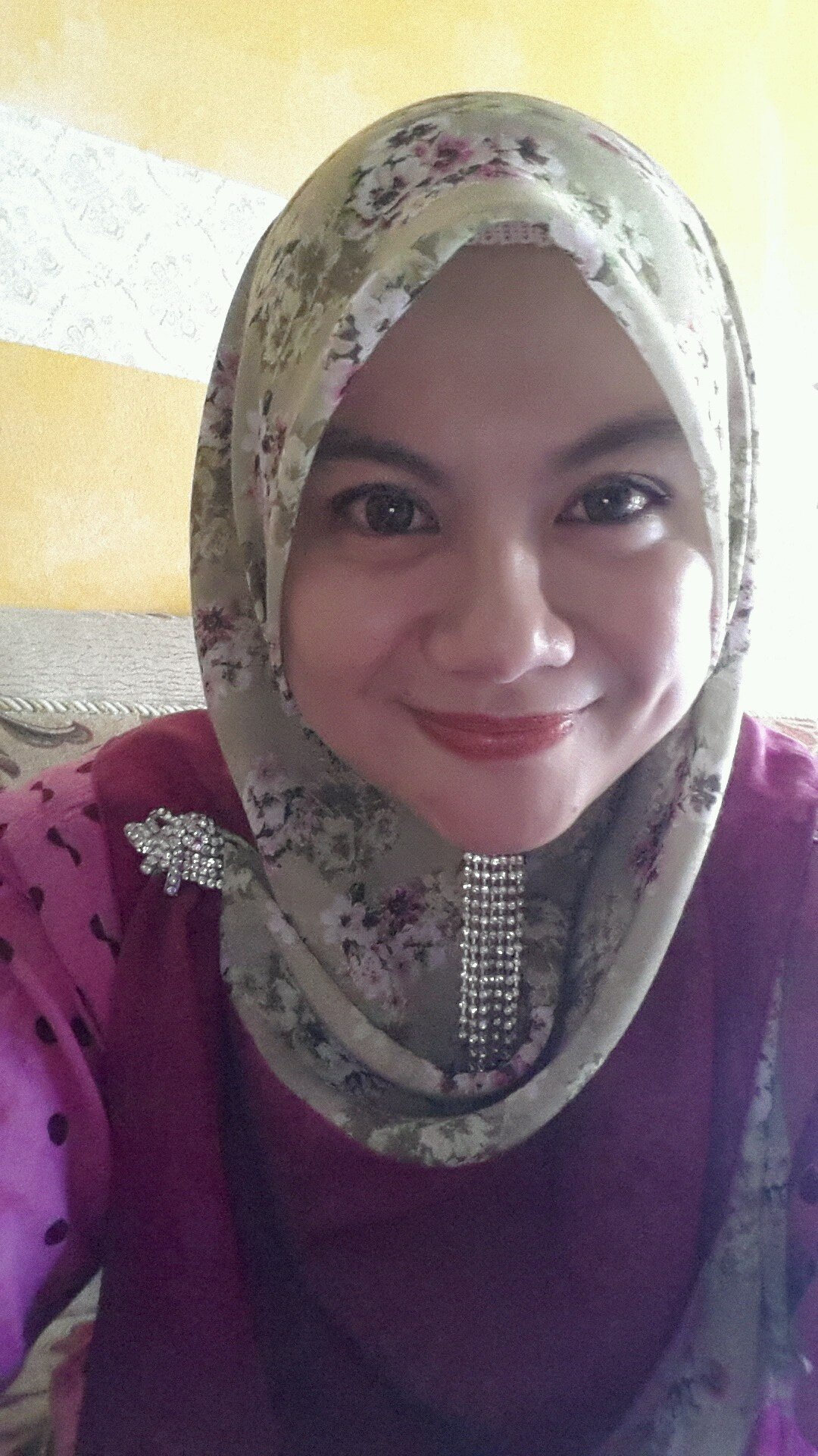 TRUST ME..I LIKE TO SMILE...and i'll be nice to you if u are nice to me..and i can turn into wicked witch if u irritating me.