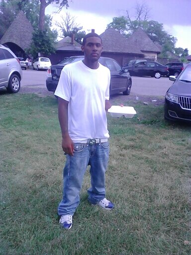 Get money stay free n dont let these pigs stop yo grind. Fuck 911 r.i.p  Ball in Paradise Moe