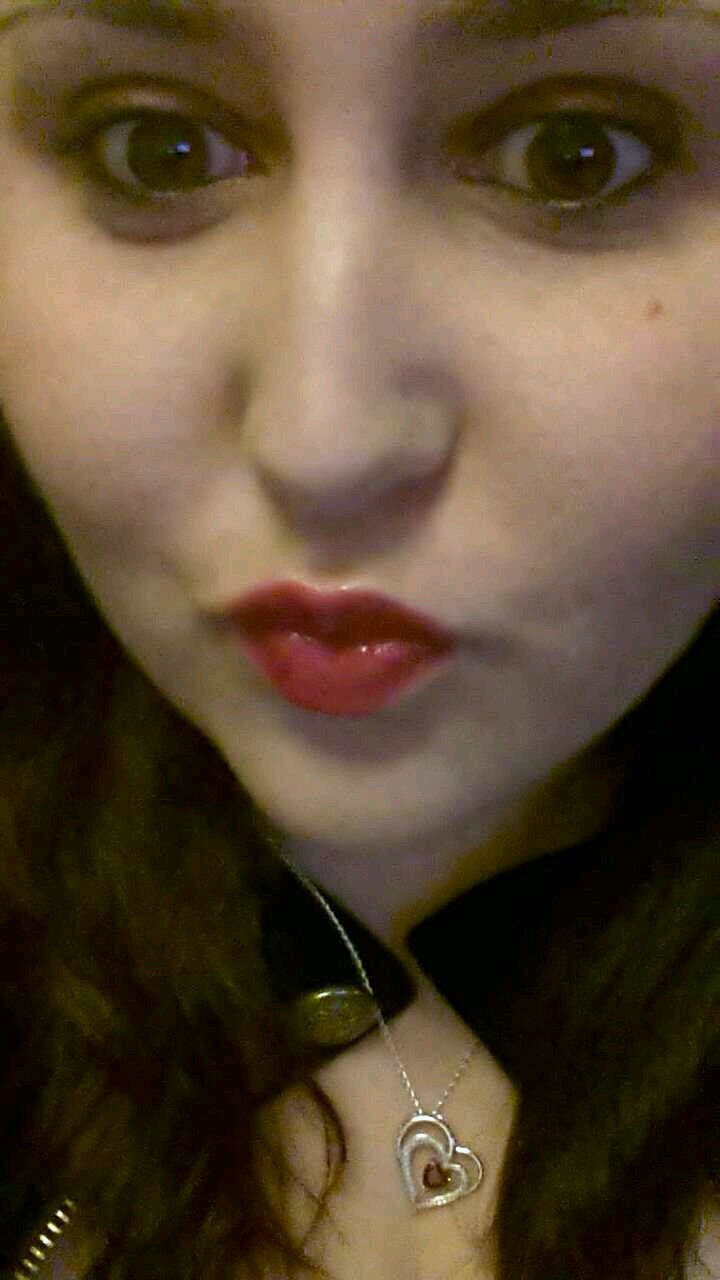 Jessie_Weadley's profile picture. Jessie Louise Weadley. 21. Loves Family & Friends. Always laughing. :)