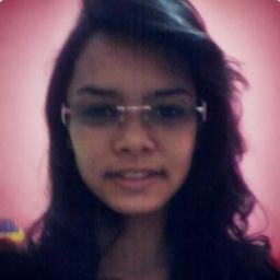 Família ♥', 17 anos, Mãe ;3 , Vitorino s2..Amigos, chata, ciumenta, adoro sorri, protetora, difícil de lidar, amo sai pros fuá.. e tal *-*