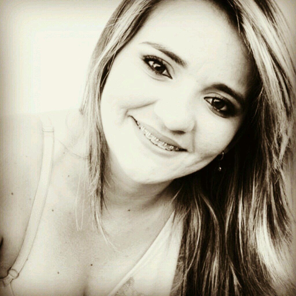 Estudante de Matemática UERN ,Ariana ,muito sincera, carinhosa, amo tirar fotos;*

''Dar valor as coisas, não pelo que valem, mas pelo que significam''.