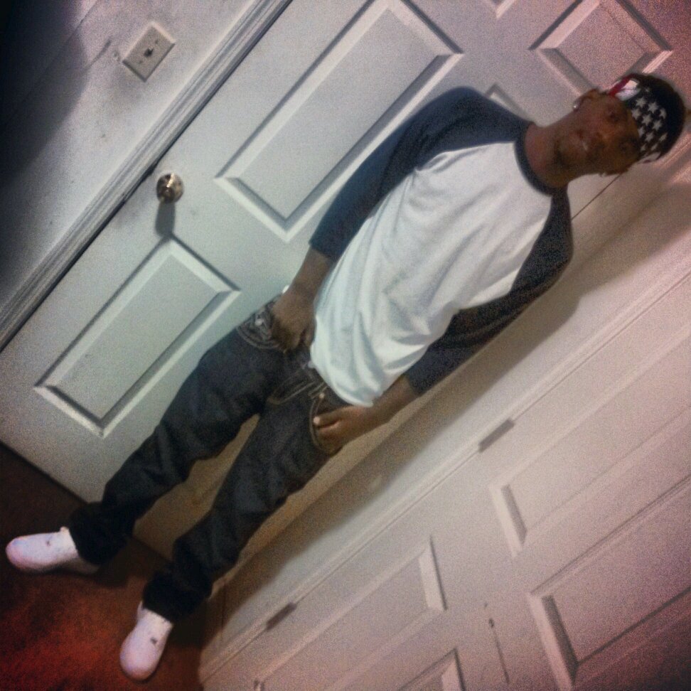 PMT IS DA CLICK , 1400 IS DA MOB , DOWNTOWN IS WHERE IM AT ! ALL I DO IS TAKE NIGGAS HOES , GET $$$ & RAPP ! #ProjectMoneyTeam!