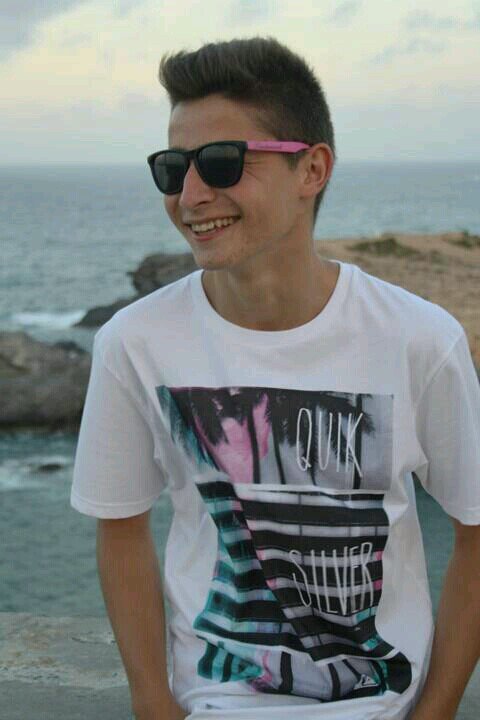 Tomorrow is a mistery, so let the life go
