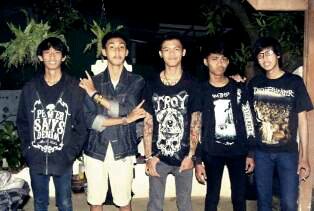 Post Hardcore:

@Rizkirestumaul |as vox
@Revalrj |as guitarI
@Raysyndrome |as guitarII
 @Hafiztdwih |as bass
@Adithyamaajid |as drum

CP : 089653922192