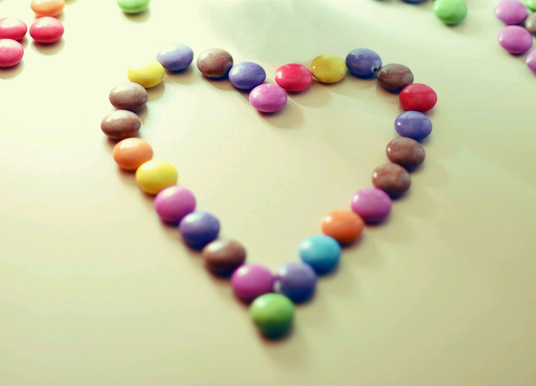 I Always Follow Back ! :D Please follow @TracieJCarl .