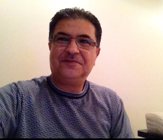 Banker, economical enthusiast, looking at the global economic system from a personal point of view.