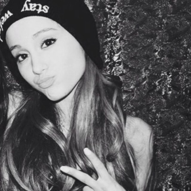 Ariana is perfection♡ follow me, i follow back:)