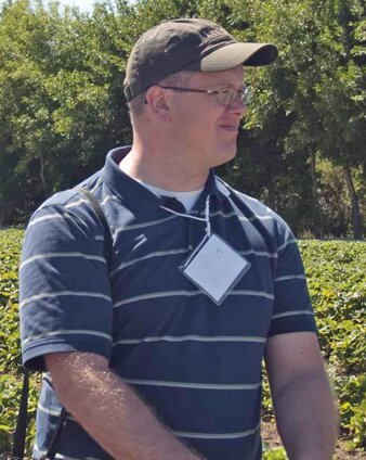 Interested in writing, talking and thinking about all things Horticulture, whether fruits, veggies, spuds, trees, pests
