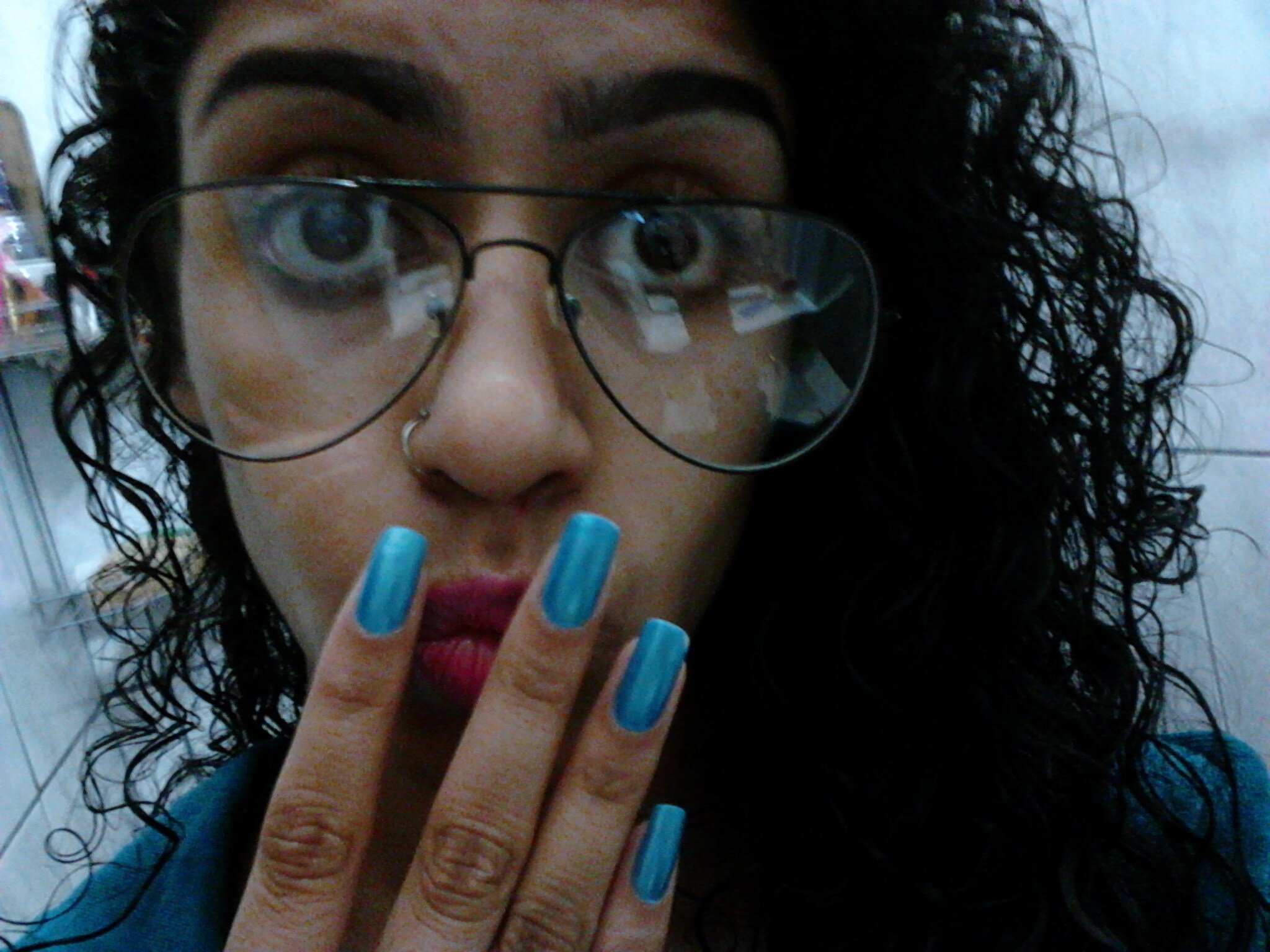 Sou como você me vê.
Posso ser leve como uma brisa ou forte como uma ventania,
Depende de quando e como você me vê passar.