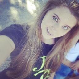 Eu simplismente amo mt ela, ela ser a Loirinha mais especial pra mim Eu te amo mt sz' @MaikMotta_ aqui ;)