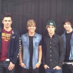 Overloader_Fan's profile picture. ☮ Compte Twitter pour les Overloaders français(e)s du groupe @OverloadMusic. Les infos/photos/tweets des boys seront mis à jour.  ☮