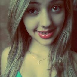 Simplesmente Guerreira , penso em desistir mas minha força me conduz !!  :D siga-me e encontraras a felicidade 3