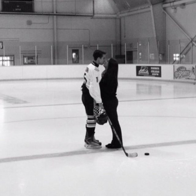 #17's puck princess∞  continuously blessed by my relationship.✞ Red wings ❤