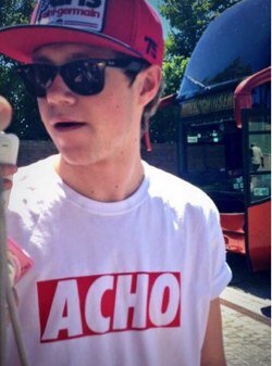 follow my new acc @nxrdynarry and get a free fuck from niall i would do it tbh