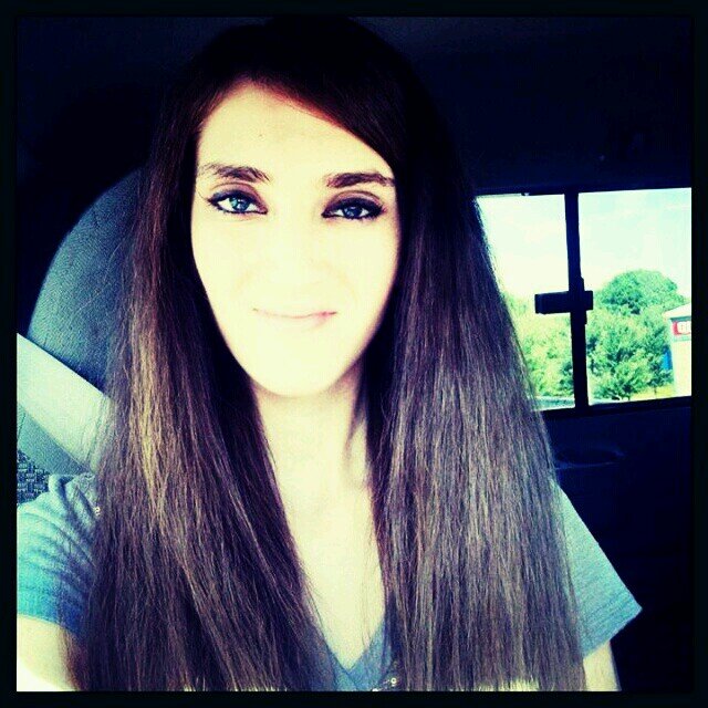 hi,im 18.an i'm a big fan of Dale Earnhardt Jr and John Stamos:)follow me!i follow back:)