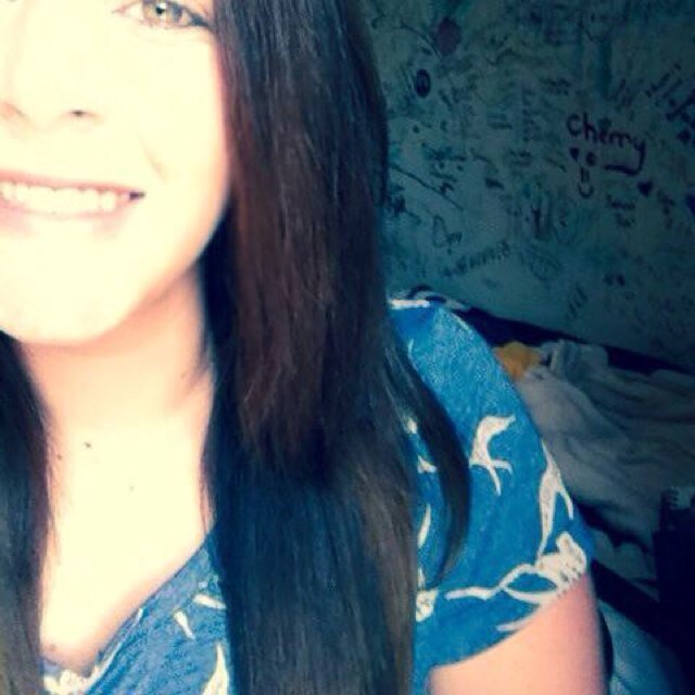 ~14
~Grade 9
~Austalian (Queenslander)
~One Direction
~Cats