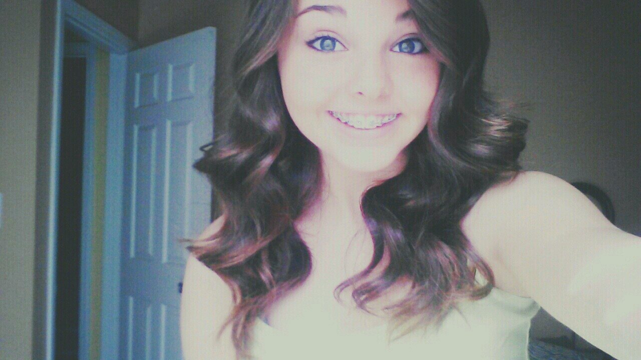 Jasmyn c: Follow me, I'll follow back. 
& Follow me on instagram : @jasmyntucker
