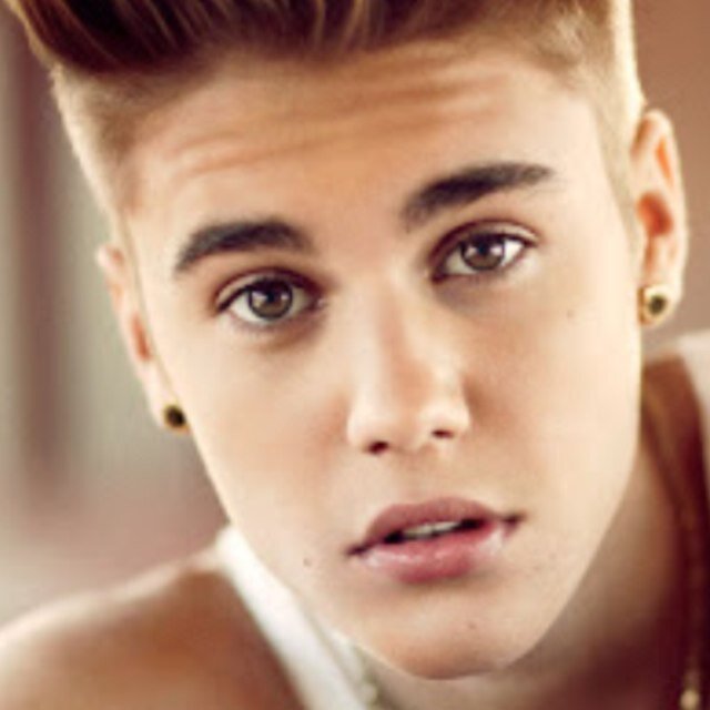 Hey Beliebers, this account is run by 2 girls who love to help. Got the idea from @BieberGift follow them! A way for Beliebers to help each other!(: #Believe