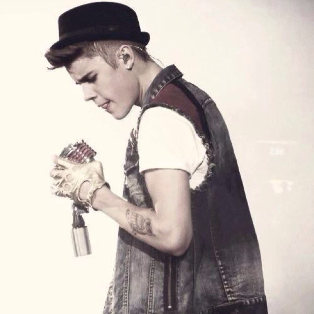 belieber. directioner. swiftie. pretty little liar...i'm one of those fangirls what so ever