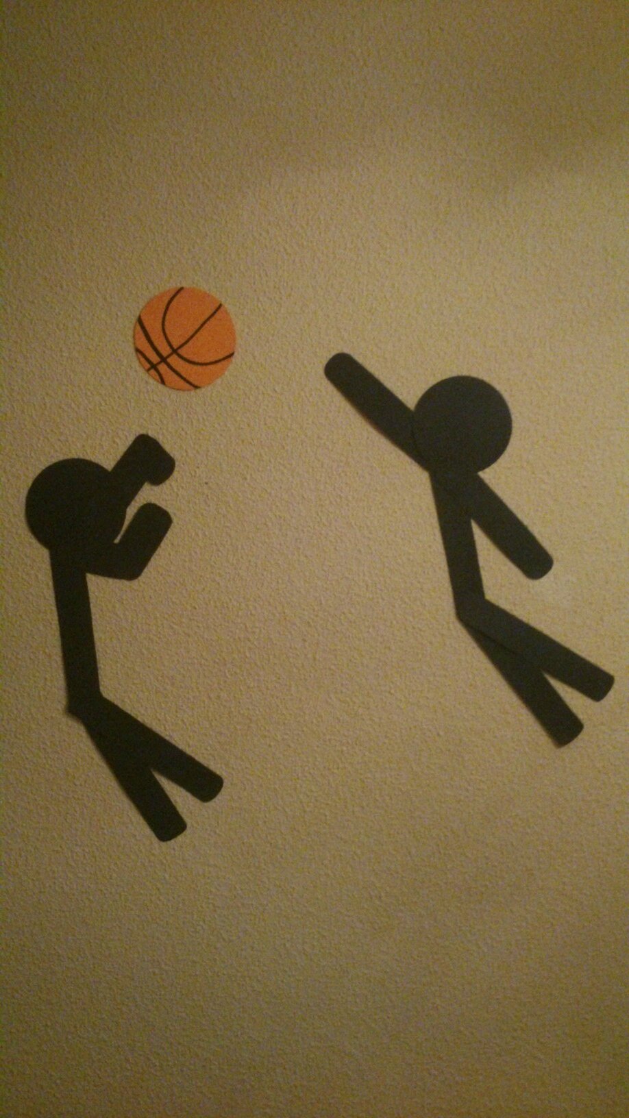 Amante del deporte en general y del baloncesto en particular. A veces hago música, aunque prefiero hacer ruido.