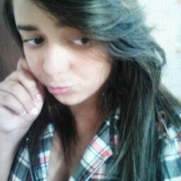 α felicidαde se encontrα
           nαs coisαs mαis simples dα terrα,
       αs vezes α pαz de um sorriso
   