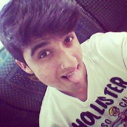 Sou um tibo de bobo emocionado, magrelo, chato, danço e FreeStep.  Best @thaynarosa__ s2
Cana: https://t.co/ceCLuiHh