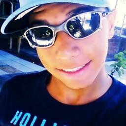 Nilson R. solteirõ , 17 anos signo : Leão  :))