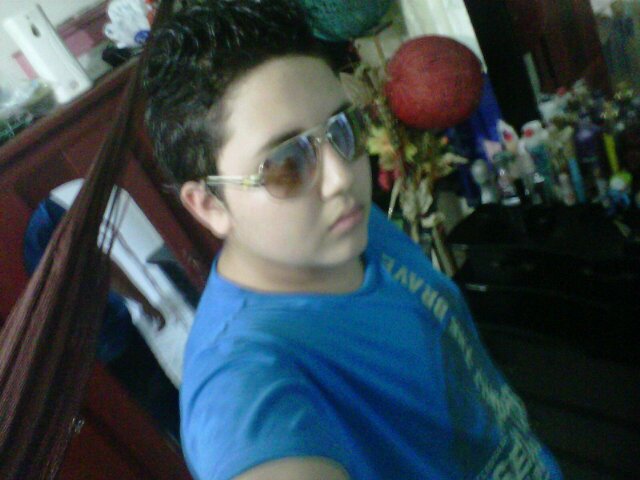 Vivo feliz no me importa lo que digan de mi! Yo no vivo de nadie ni nadie de mi