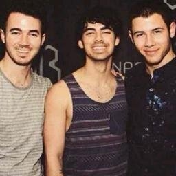 Fã Clube Team Jonas Br(Where dreams are made of!)
Since: 28/02/2009!