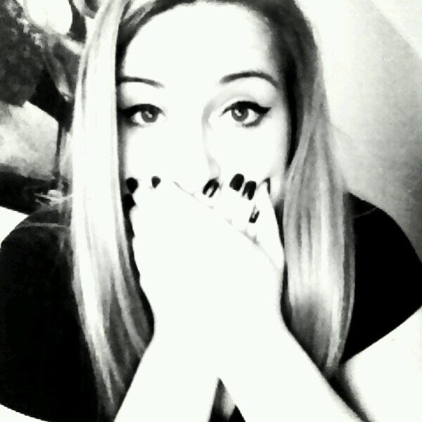 Ri_Ivana's profile picture. 