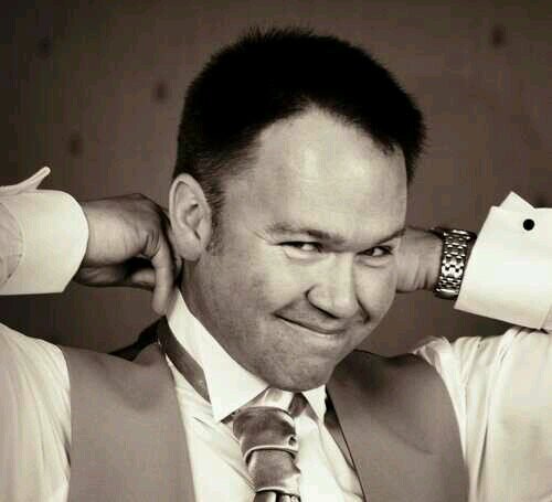Husband & Father. Financial Adviser. Ipswich Town Supporter. F1 Fan. Enjoy football, squash, tennis & golf.