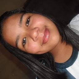 eu tenho 14 anos moro em cravinhos no bairro jardim santana eu amo baile funk jogo futsal trabalho adoro roupa de marca gosto de sair com a minha amiga fer js