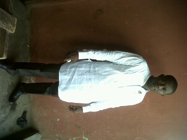 A cool Igbo guy, all d way frm Nigeria. 5.6” in height, dark in complexion, self employed.