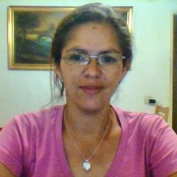 soy una persona entretenida divertida me gusta vivir la vida y compartir mis vivencias con las personas que mas quiero