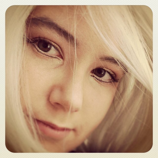 A full time freelance designer for print & web, wordpress web developer and a crazy rogue.
