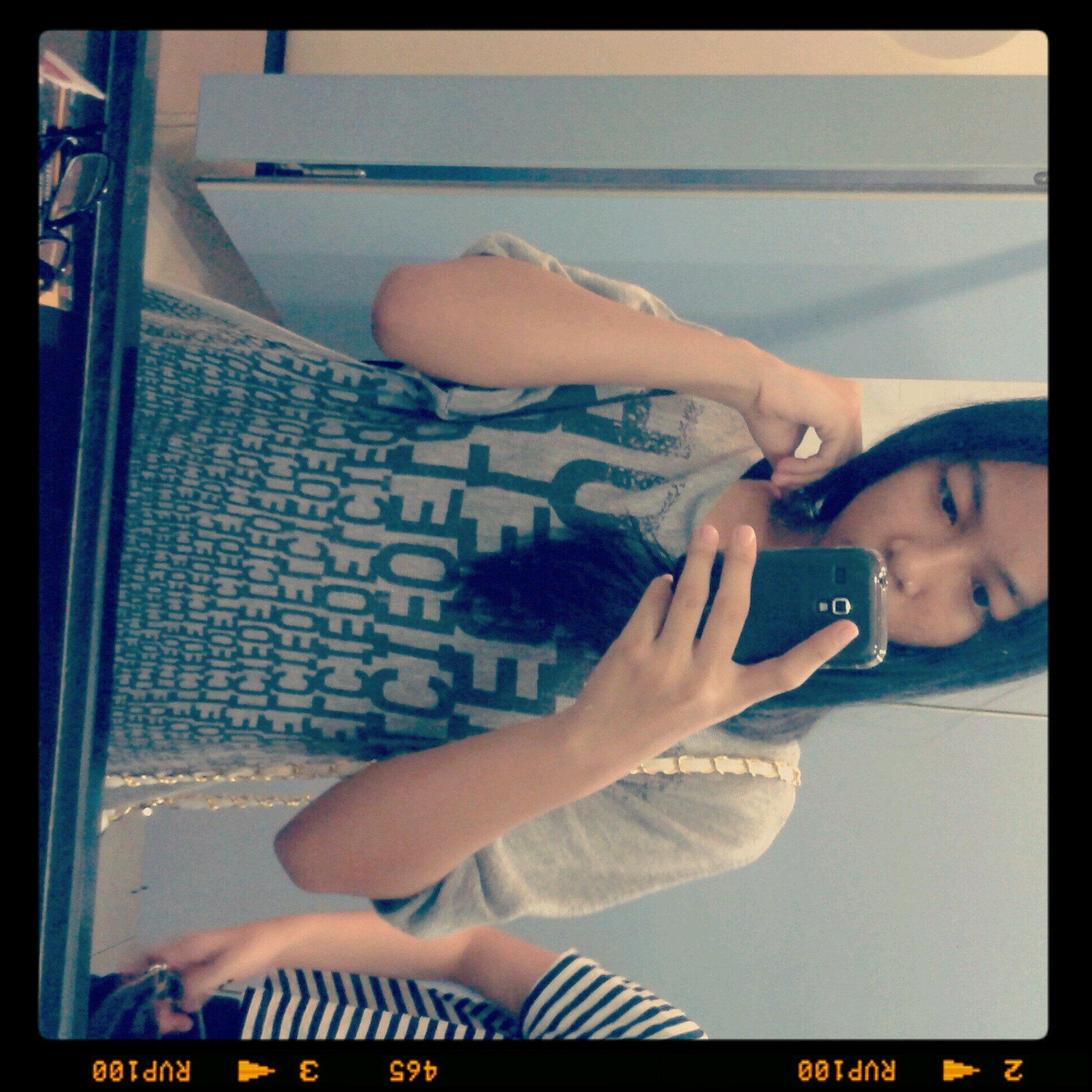 อันยองจ้า~ เค้าชื่อพลอยนะ อายุสิบห้าแล้วว                   ว่างๆก็แวะมาคุยกันเนอะ^^