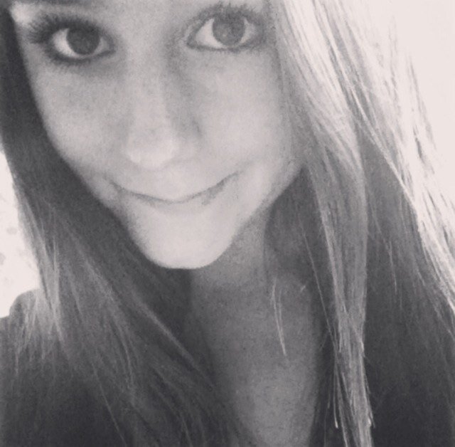 Single ~ DDBF {with chickies Julia & Kelsey}♡ ~ Baseball sisters forever {with lieve Emma}♡ ~ 14 year~ Willem2, V3g ~ viool ~ volleybal MB1 ~ music is my life ♡